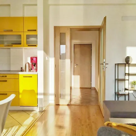 Yellow דירה
