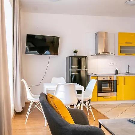 아파트 Yellow 오스트라바