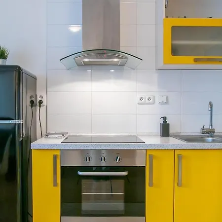 Yellow * אוסטרבה